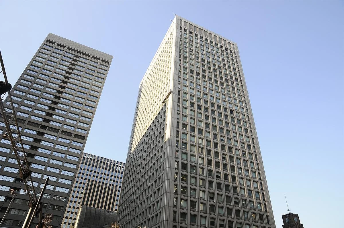 本社が入居する富国生命ビルの外観
